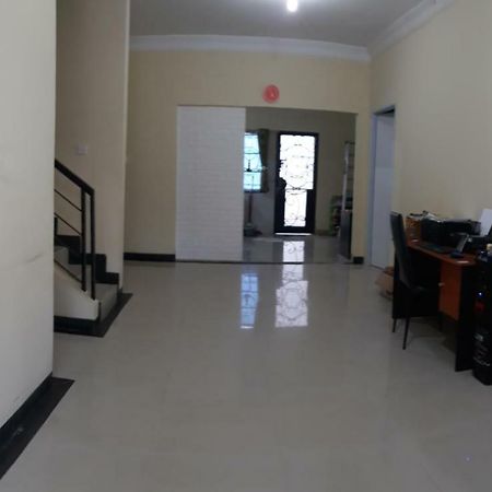 Cipta Guest House Batam 1 Екстер'єр фото